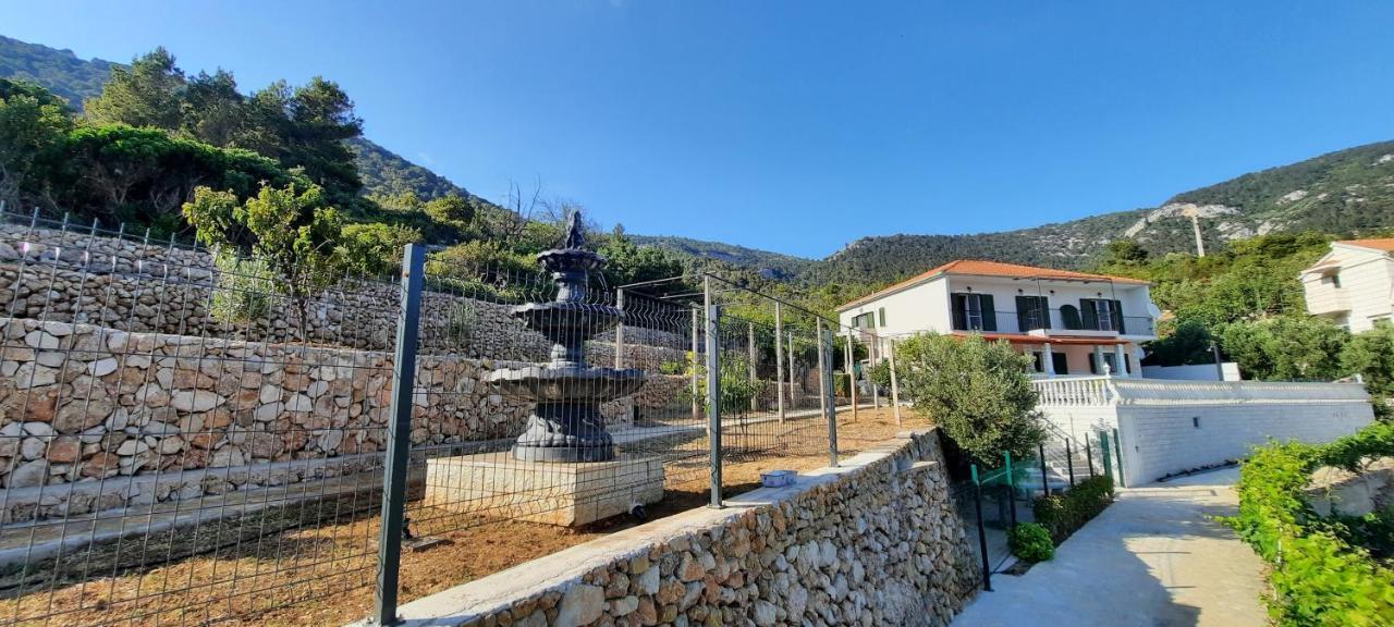 Apartments Suho Komiža Eksteriør billede