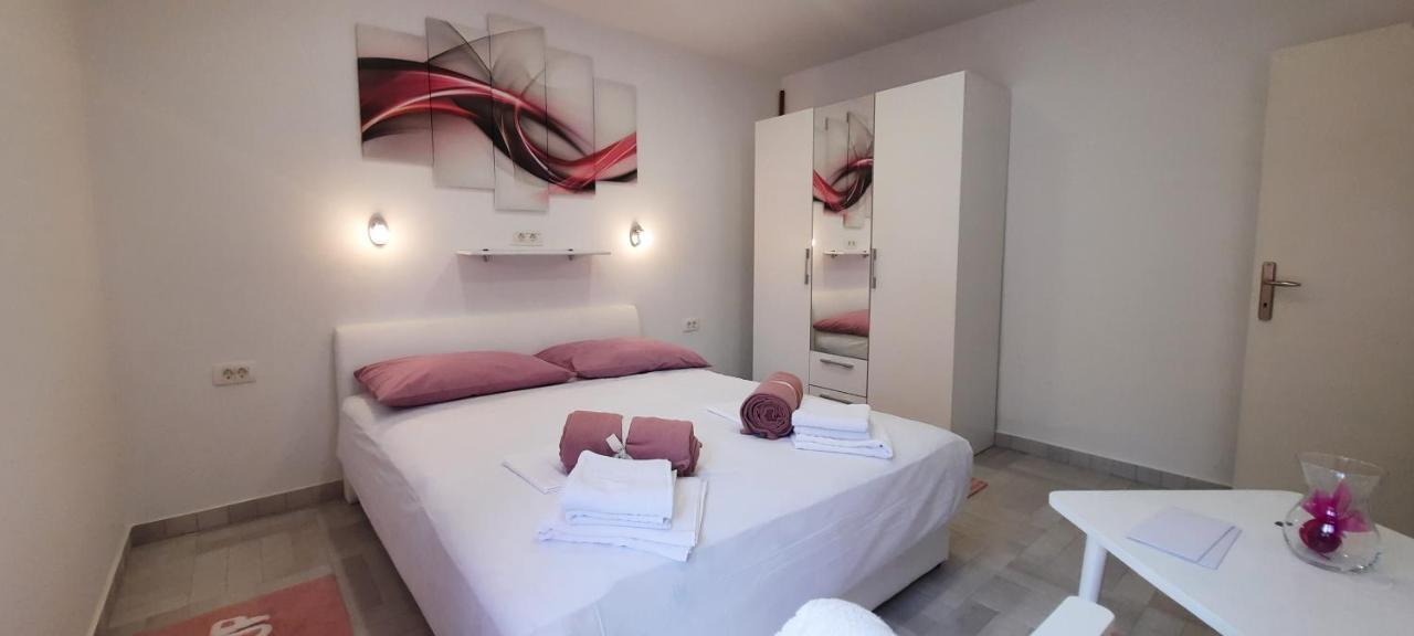 Apartments Suho Komiža Eksteriør billede