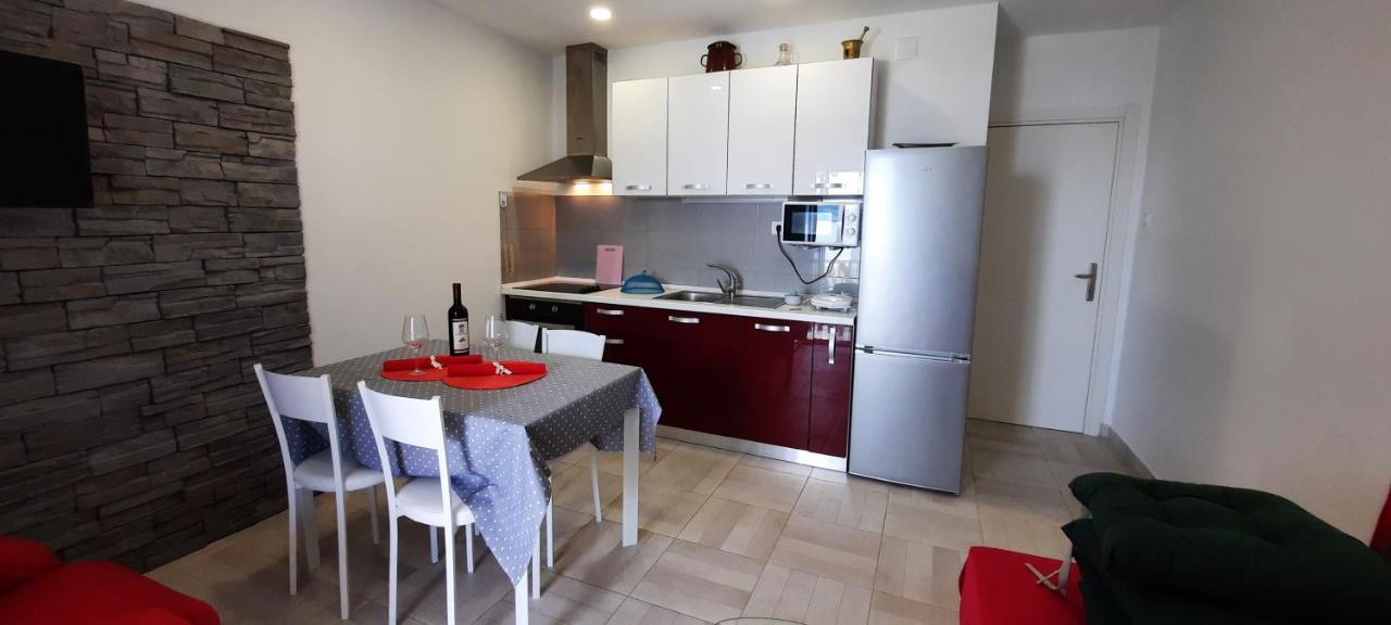 Apartments Suho Komiža Eksteriør billede