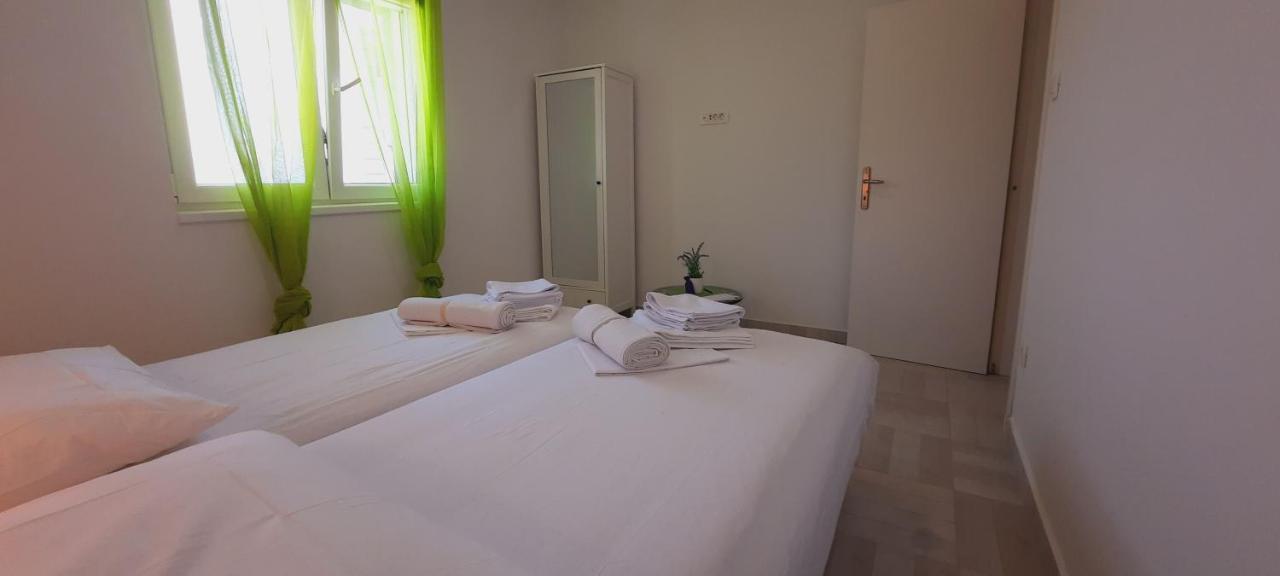 Apartments Suho Komiža Eksteriør billede