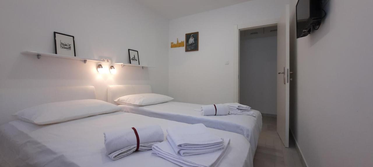 Apartments Suho Komiža Eksteriør billede