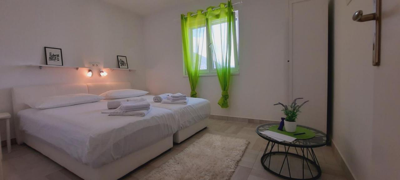 Apartments Suho Komiža Eksteriør billede